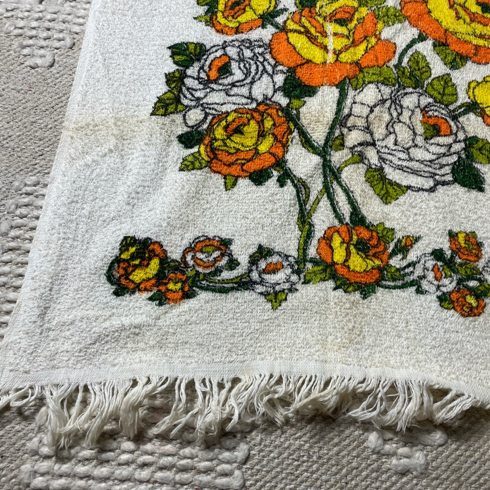 Vintage 1970's Floral Yellow Orange Green Bath Towel - Picture 4 of 6